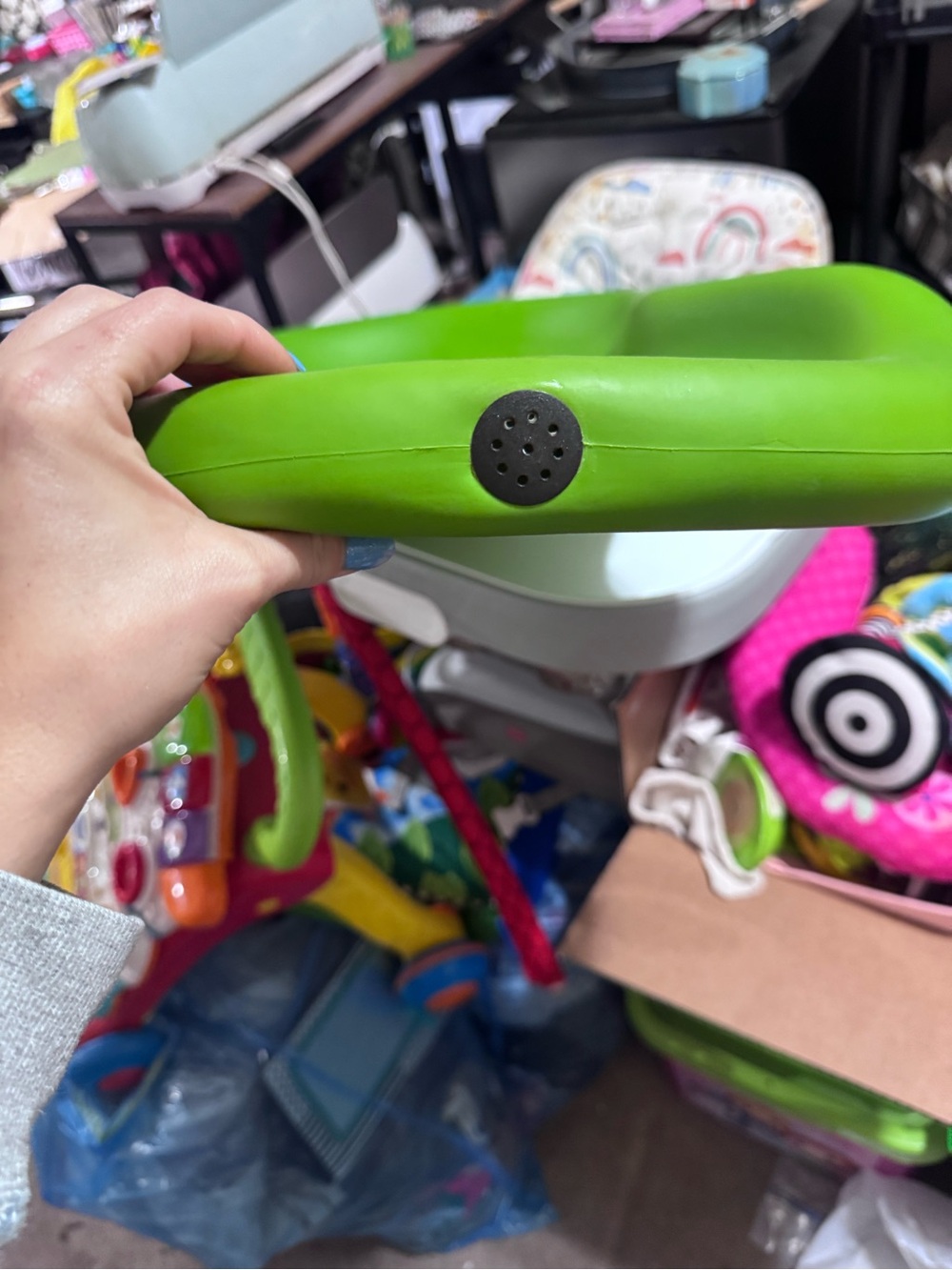 Bright Green Keekaroo Peanut Changer - Picture 5 of 7